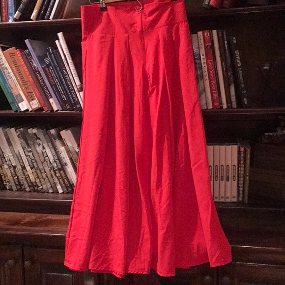 Ladies skirt - Picture 2 of 5